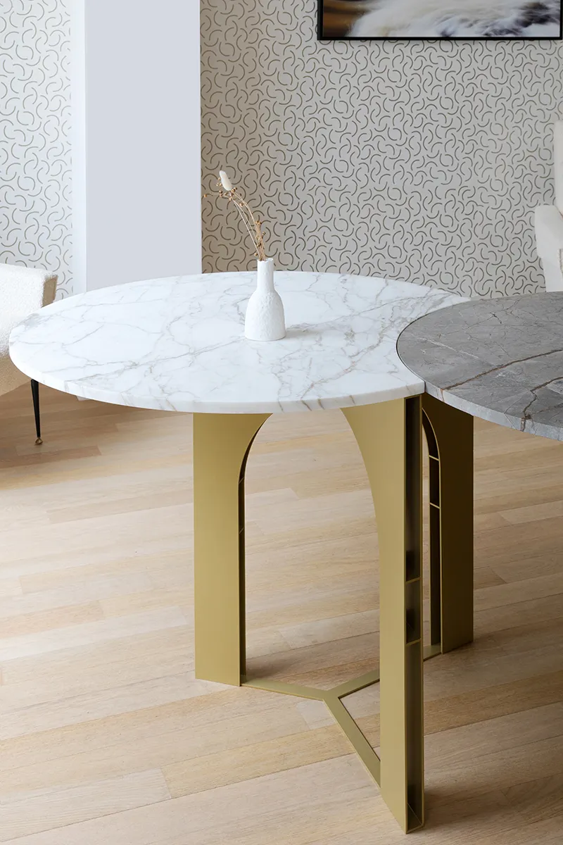 Table ovale design par Olivier Vitry